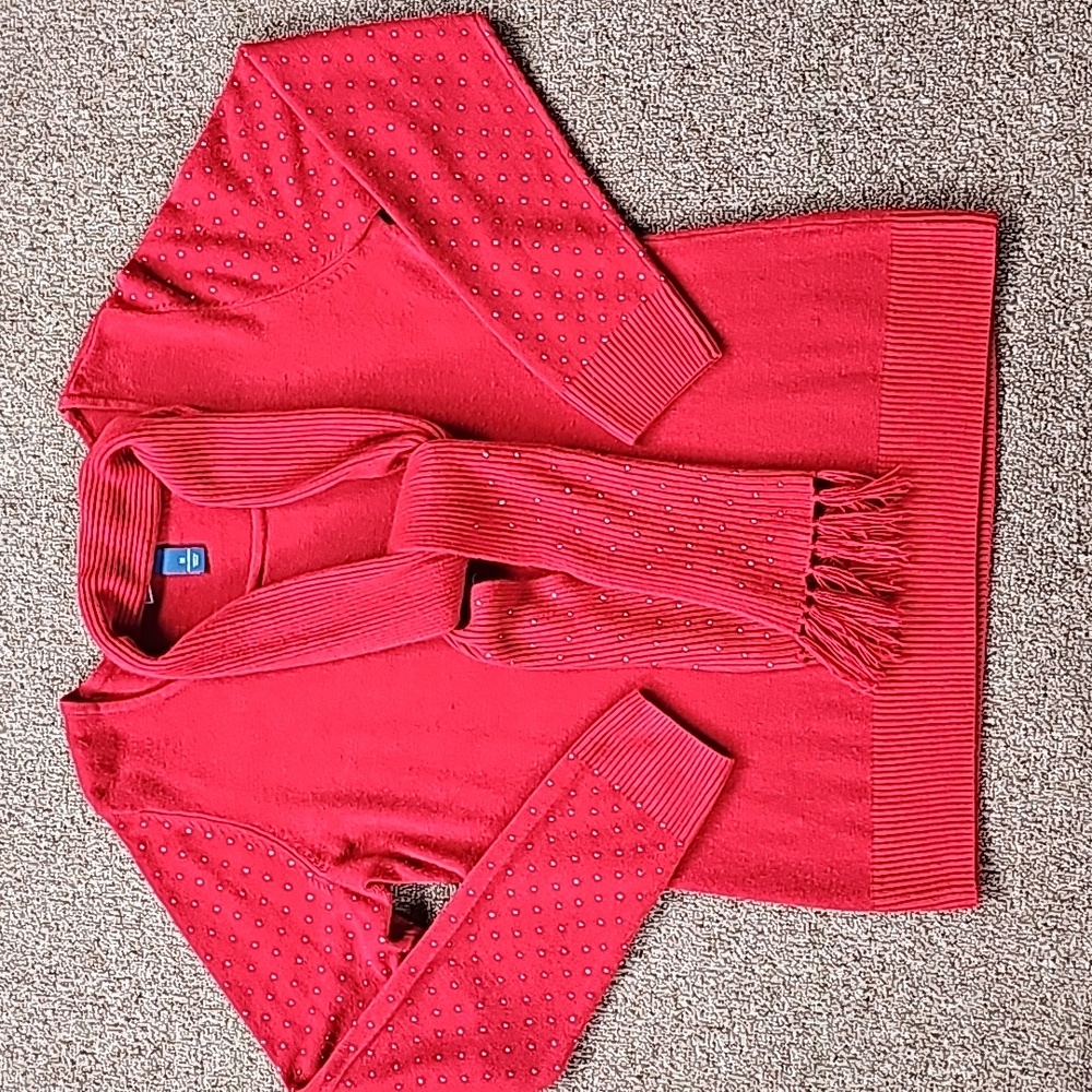 Sweater & Scarf - Picture 5 of 16
